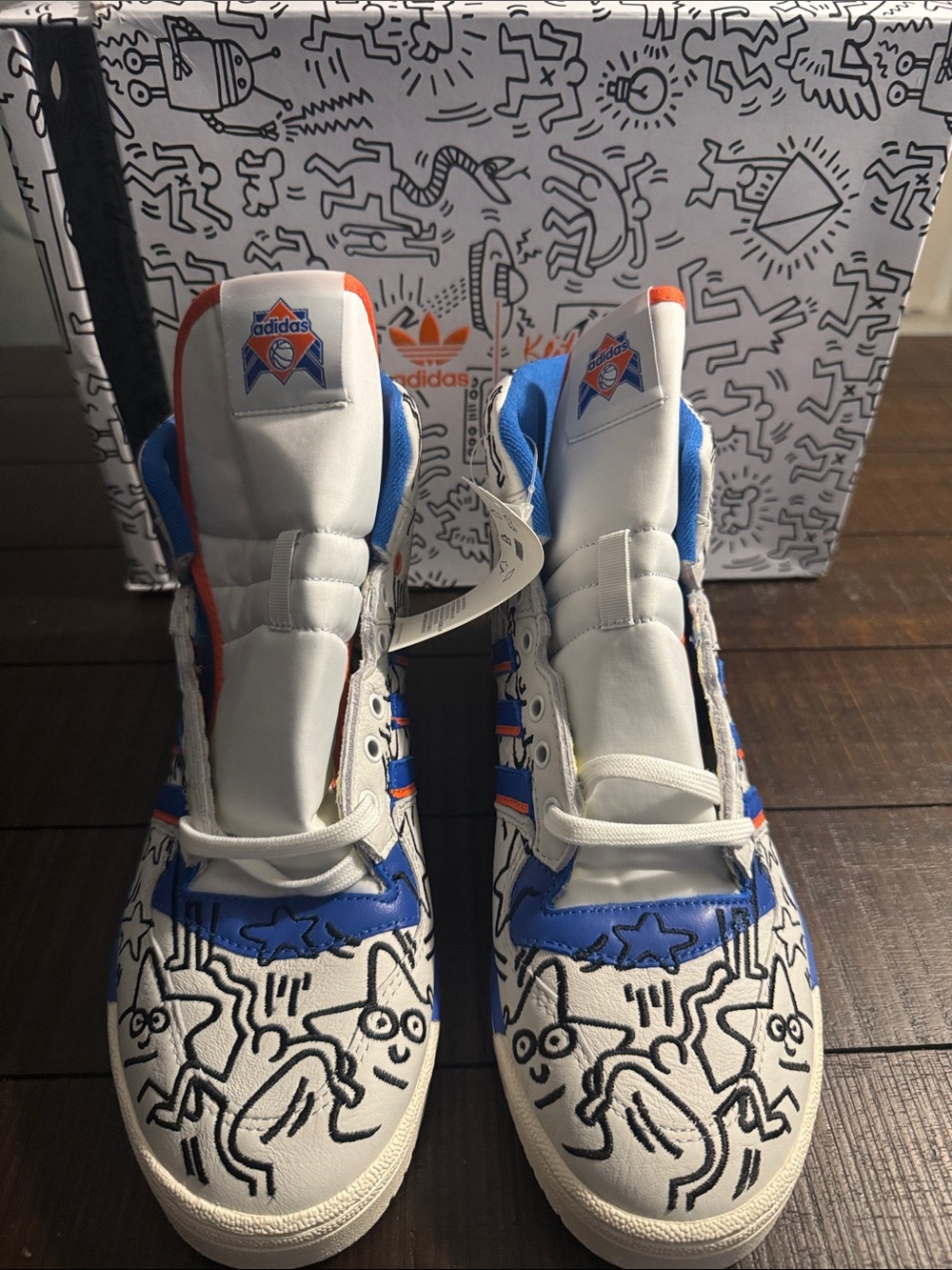 🔥🔥Adidas Mens White, Blue & Orange High-Top Sneakers with Graphic Art